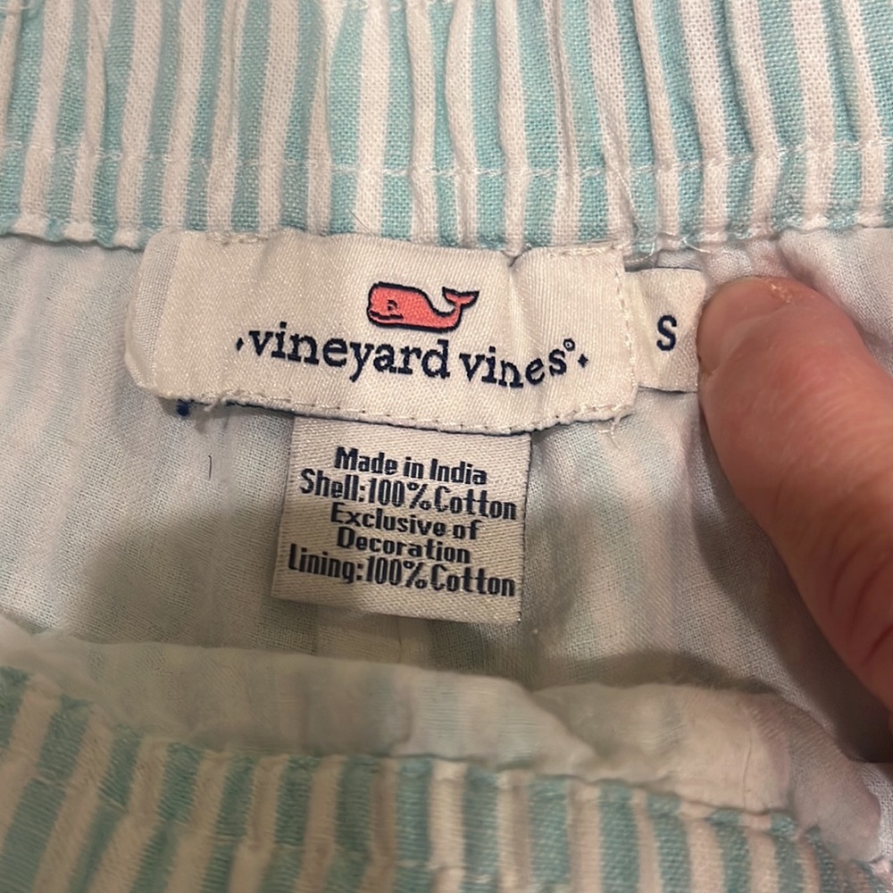 VINEYARD VINES | small | lined eyelet trim shorts - Picture 4 of 4